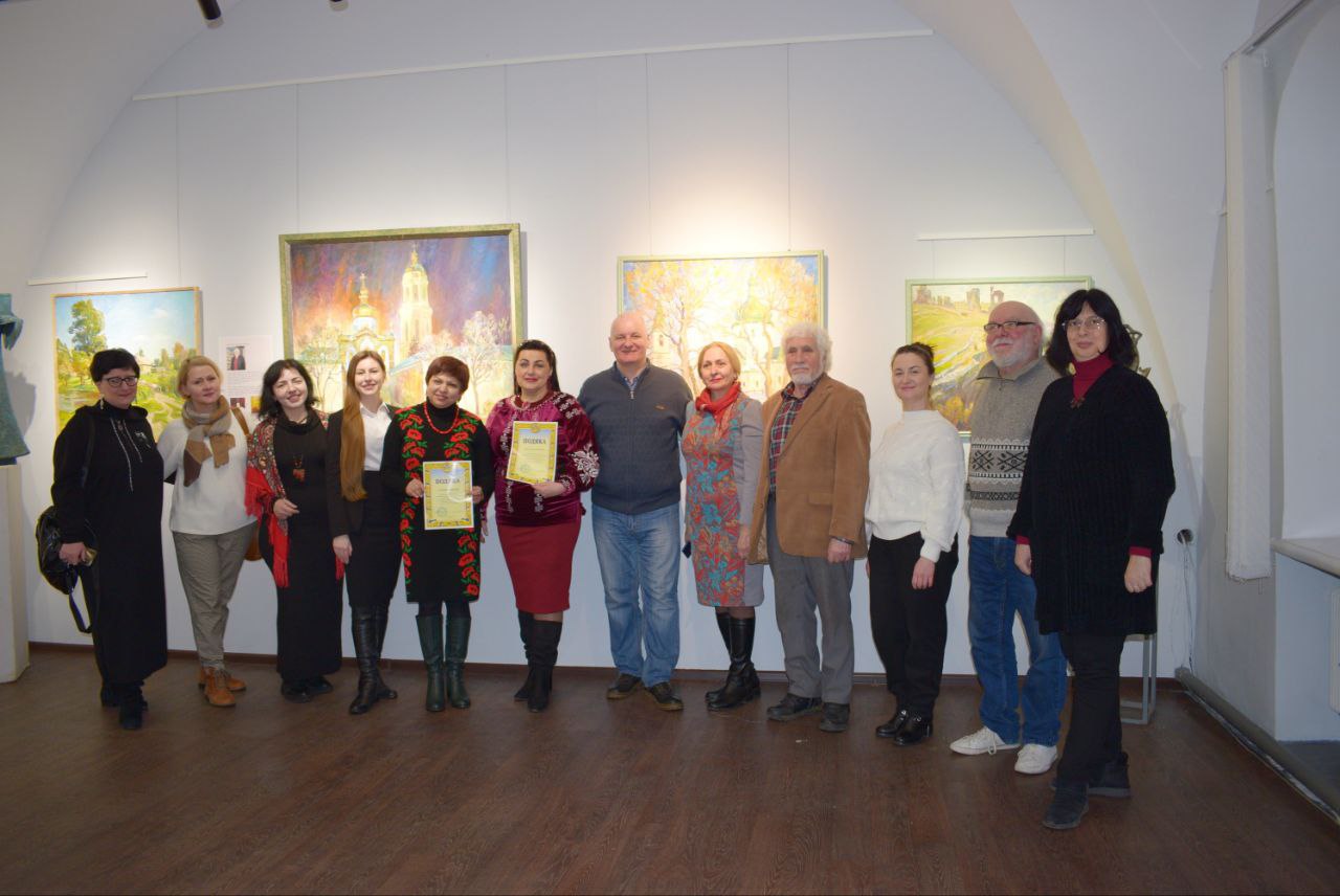 УРОЧИСТЕ ВІДКРИТТЯ ВИСТАВКИ ТВОРІВ «З УКРАЇНОЮ В СЕРЦІ»