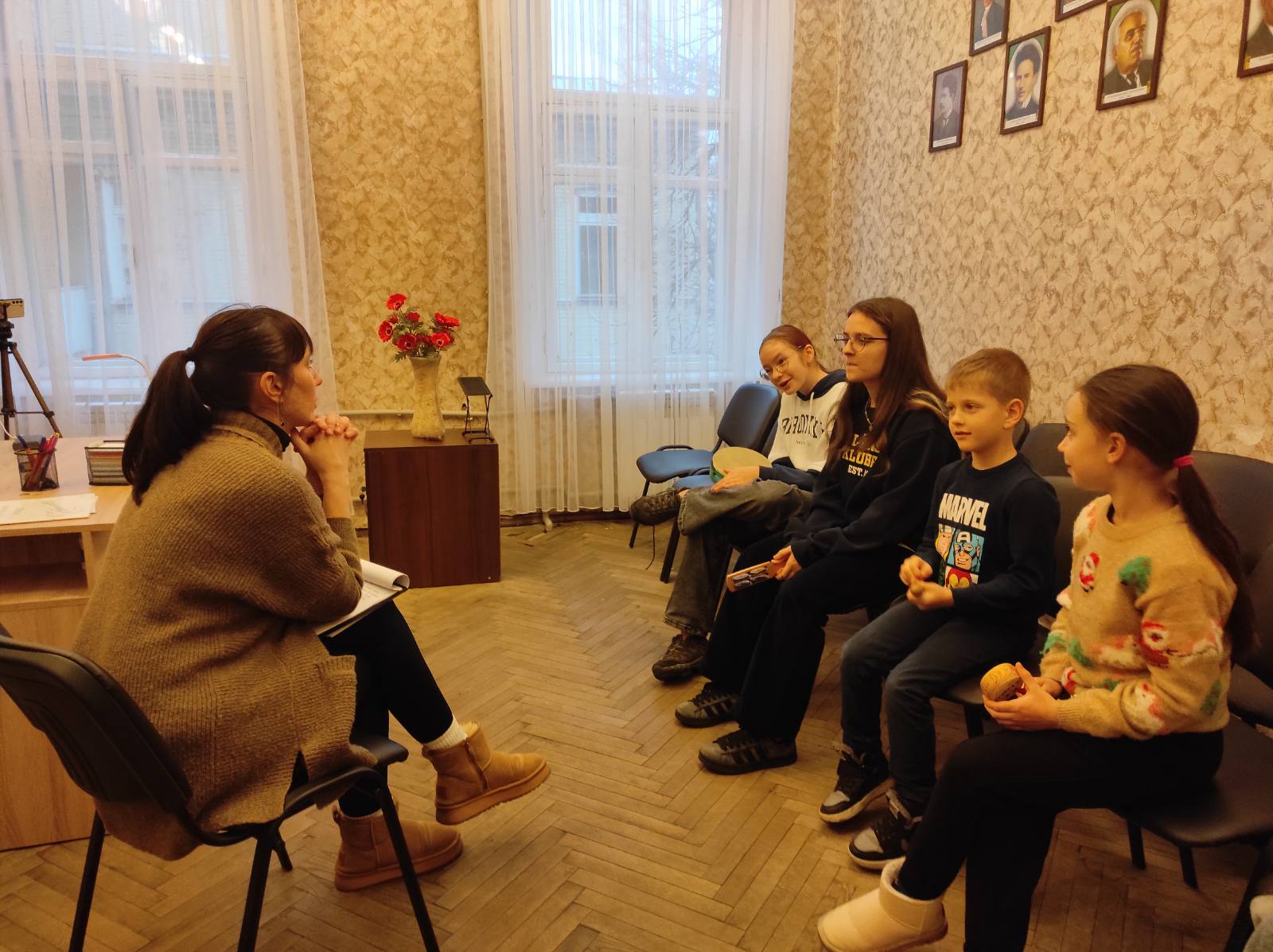 ПРО ВПЛИВ АРТ-ТЕРАПЕВТИЧНИХ ПРАКТИК НА ПСИХОЕМОЦІЙНИЙ СТАН ЛЮДИНИ ПІД ЧАС ВІЙНИ РОЗПОВІЛА МАГІСТРАНТКА НАКККІМ ТЕТЯНА КОЗИЦЬКА