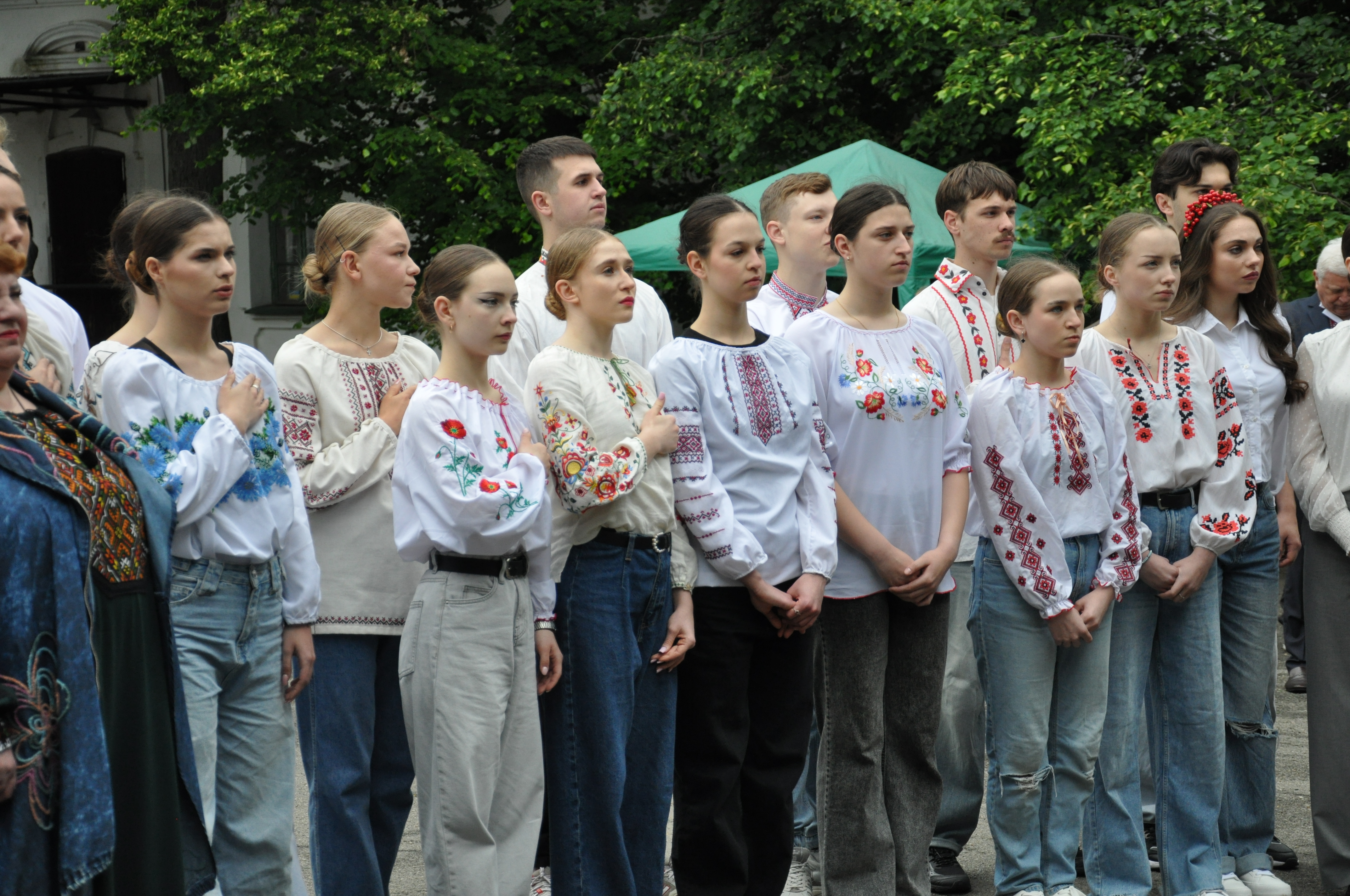 Сьогодні Національна академія керівних кадрів культури і мистецтв провела святковий флешмоб до Дня вишиванки.