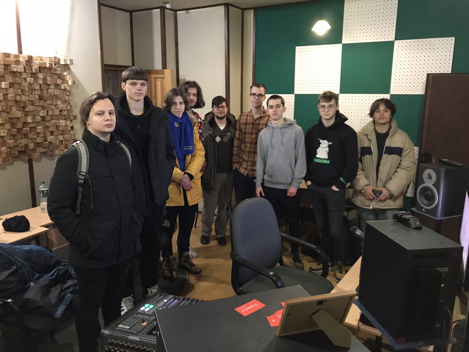 Кафедра академічного і естрадного вокалу та звукорежисури проводить виробничу, ознайомчу та альтернативну практику для здобувачів звукорежисерів.