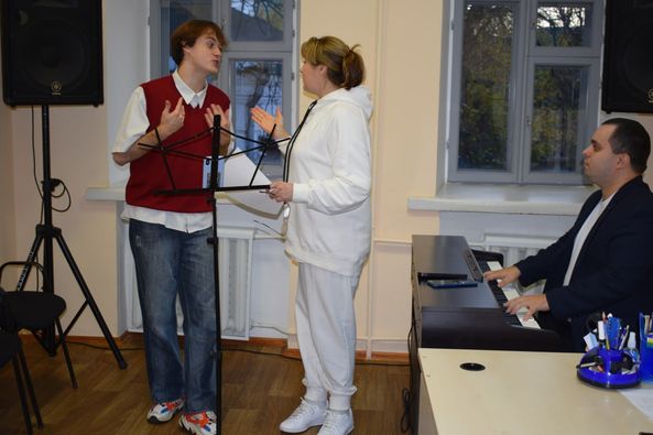 НЕЗАБУТНІЙ ДОСВІД: УНІКАЛЬНЕ ЗАНЯТТЯ ЗІ СОЛЬНОГО СПІВУ ДЛЯ СТУДЕНТА ЄГОРА ВІНЕЙЧУКА НА КАФЕДРІ ВОКАЛЬНОГО МИСТЕЦТВА ІСМ НАКККІМ