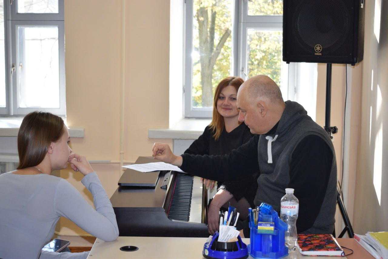 УНІКАЛЬНИЙ ДОСВІД: ПРОФЕСІЙНА ПІДГОТОВКА СУЧАСНОГО ВИКОНАВЦЯ-ВОКАЛІСТА